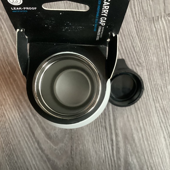 CamelBak Carry Cap Bottle - Vacuum Insulated Stainless Steel - Easy Carry - Picture 3 of 10